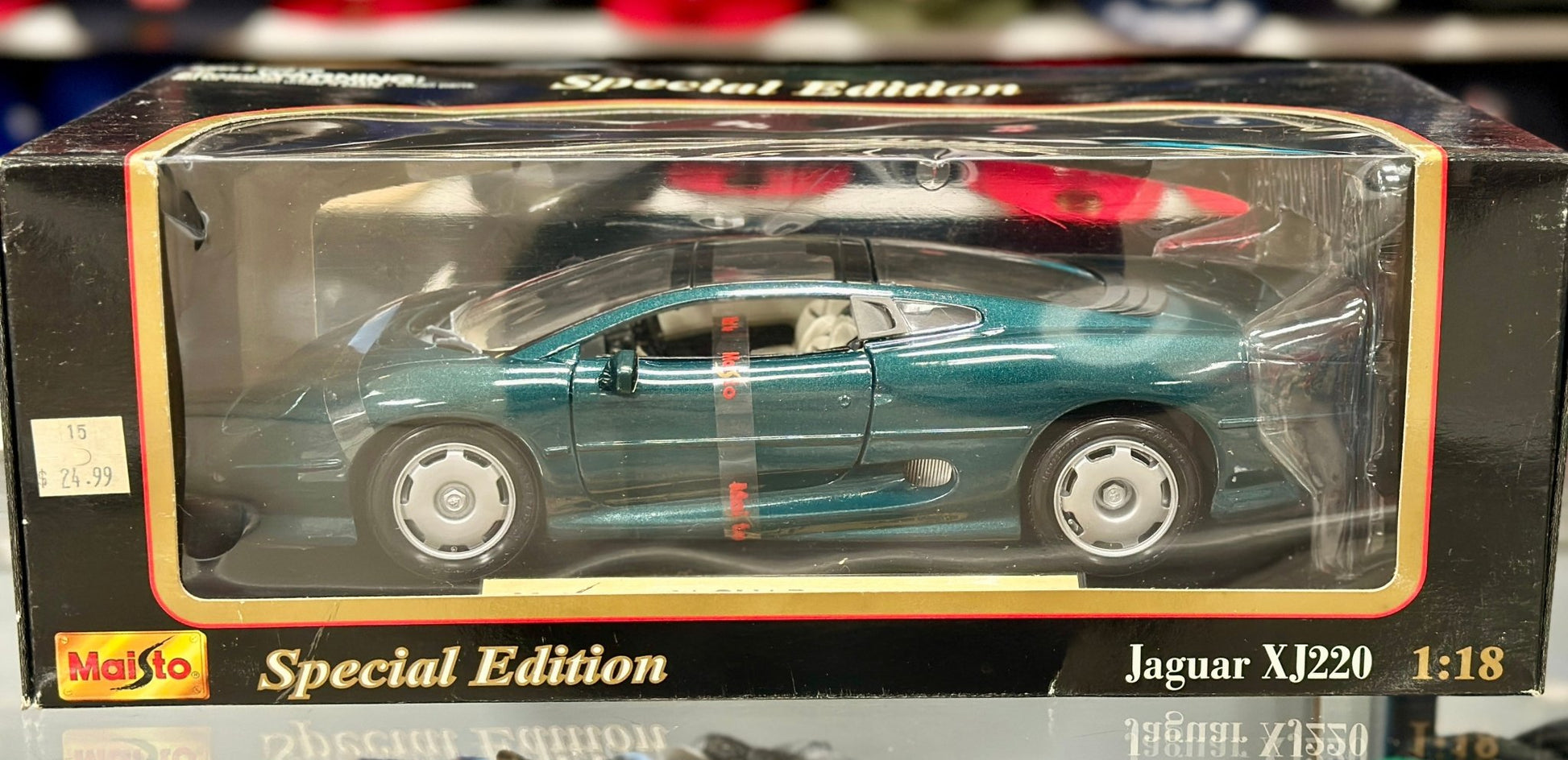 Maisto Jaguar XJ220 Green 1/18 Scale Diecast Model Car | New - Product Image