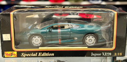 Maisto Jaguar XJ220 Green 1/18 Scale Diecast Model Car | New - Product Image
