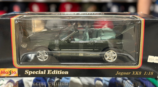 Maisto Jaguar XK8 Convertible Green 1/18 Scale Diecast Model Car - Product Image