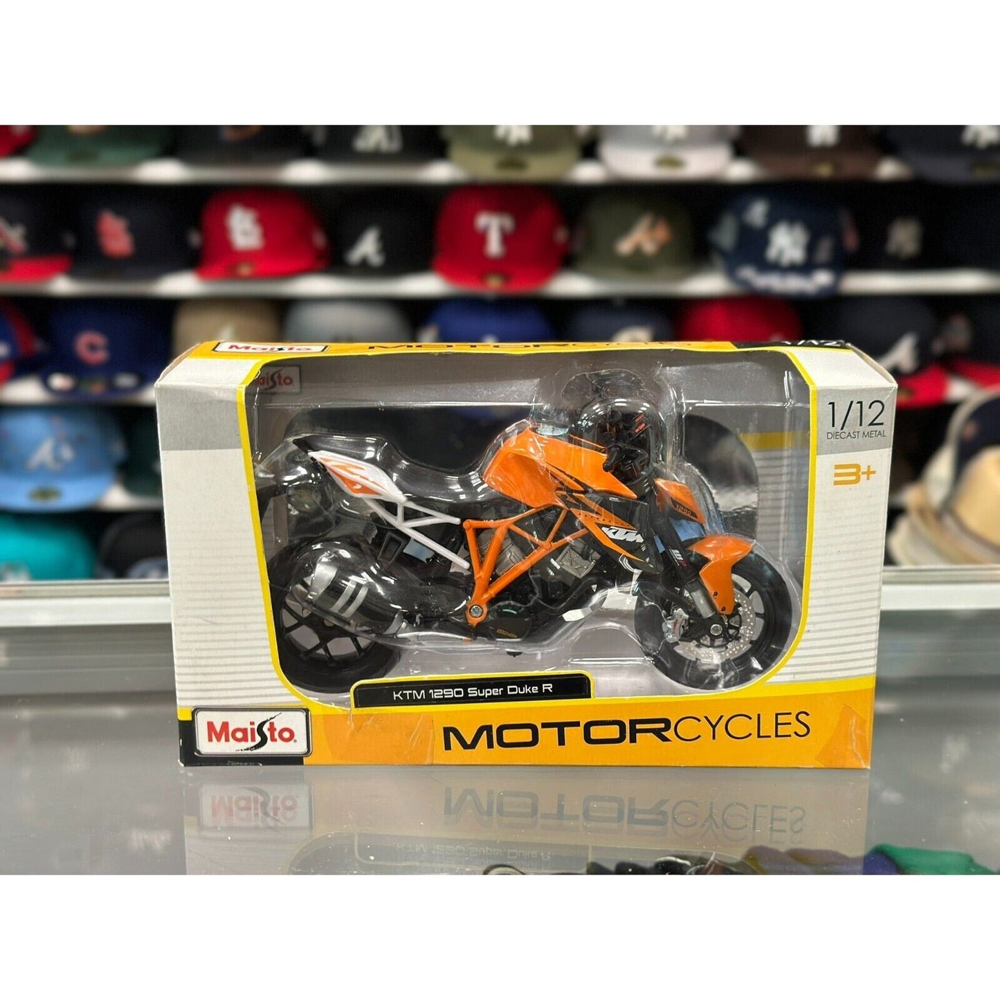 Maisto KTM 1290 Super Duke 1/12 Scale Diecast Model Bike | New - Product Image