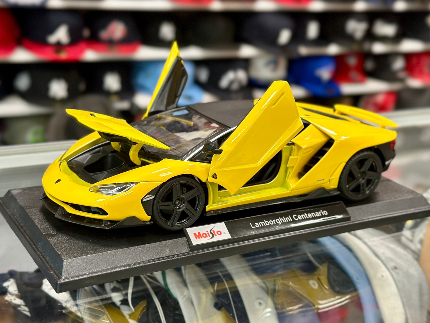 Maisto Lamborghini Centenario Pearl Yellow 1/18 Scale Diecast Model Car - Product Image