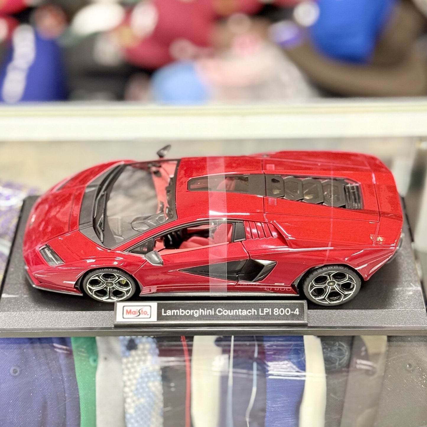 Maisto Lamborghini Countach LPI 800-4 Metallic Red 1/18 Scale Diecast Model Car | New - Product Image