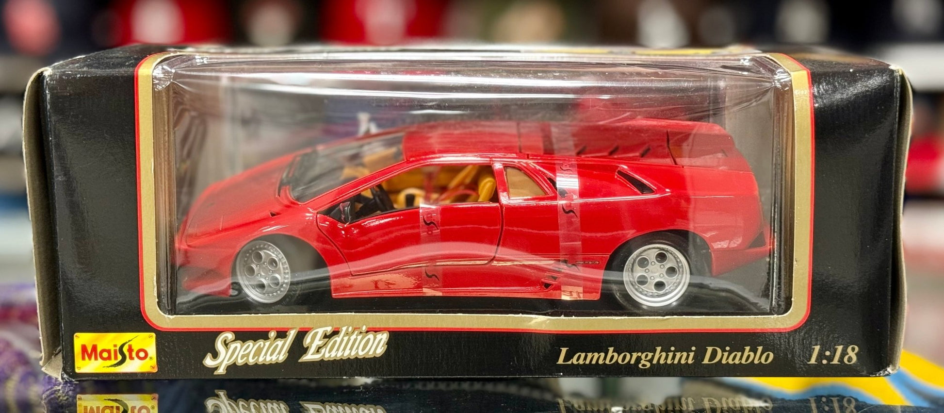 Maisto Lamborghini Diablo Red 1/18 Scale Diecast Model Car | New - Product Image