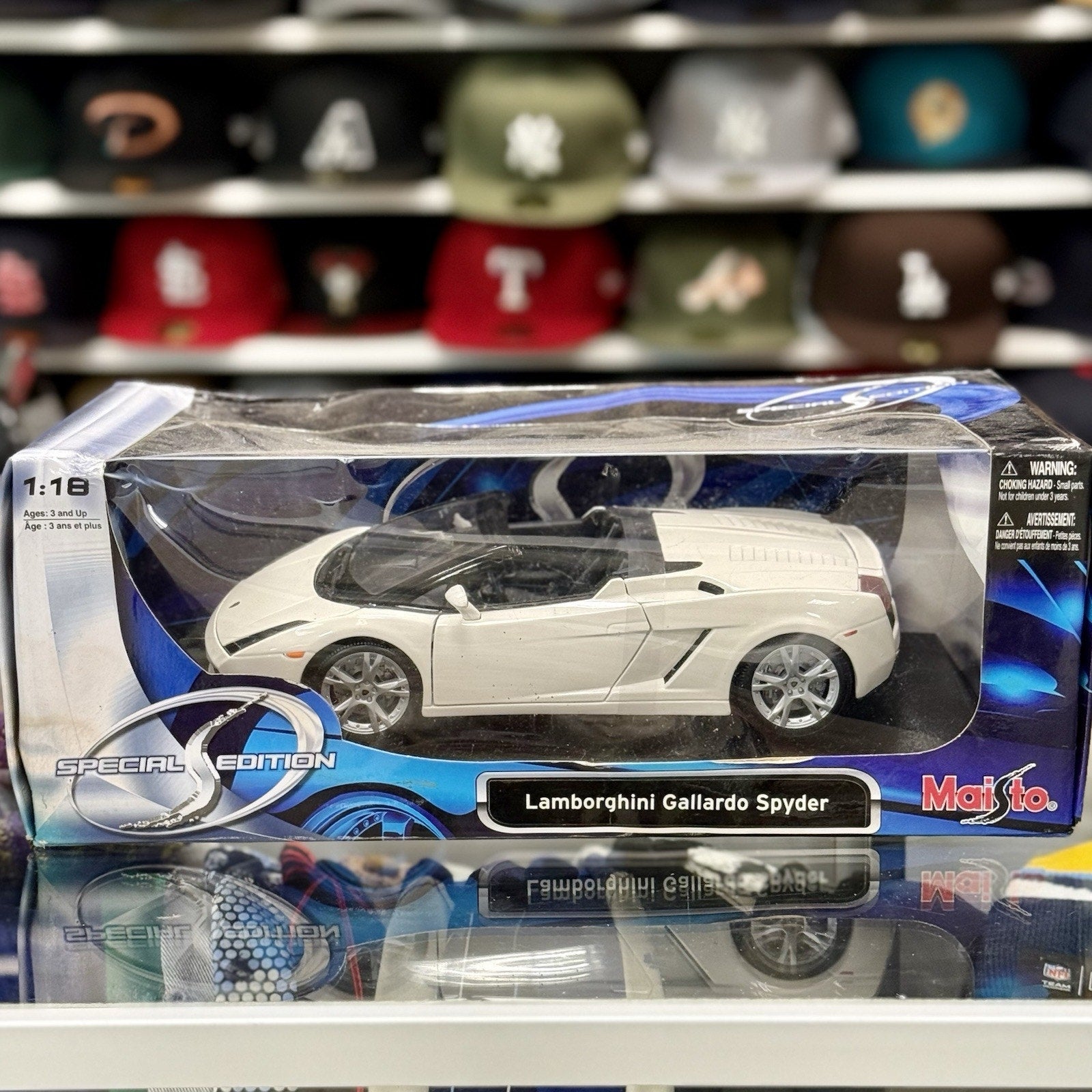 Maisto Lamborghini Gallardo Spyder Balloon White 1/18 Scale Diecast Model Car | New - Product Image
