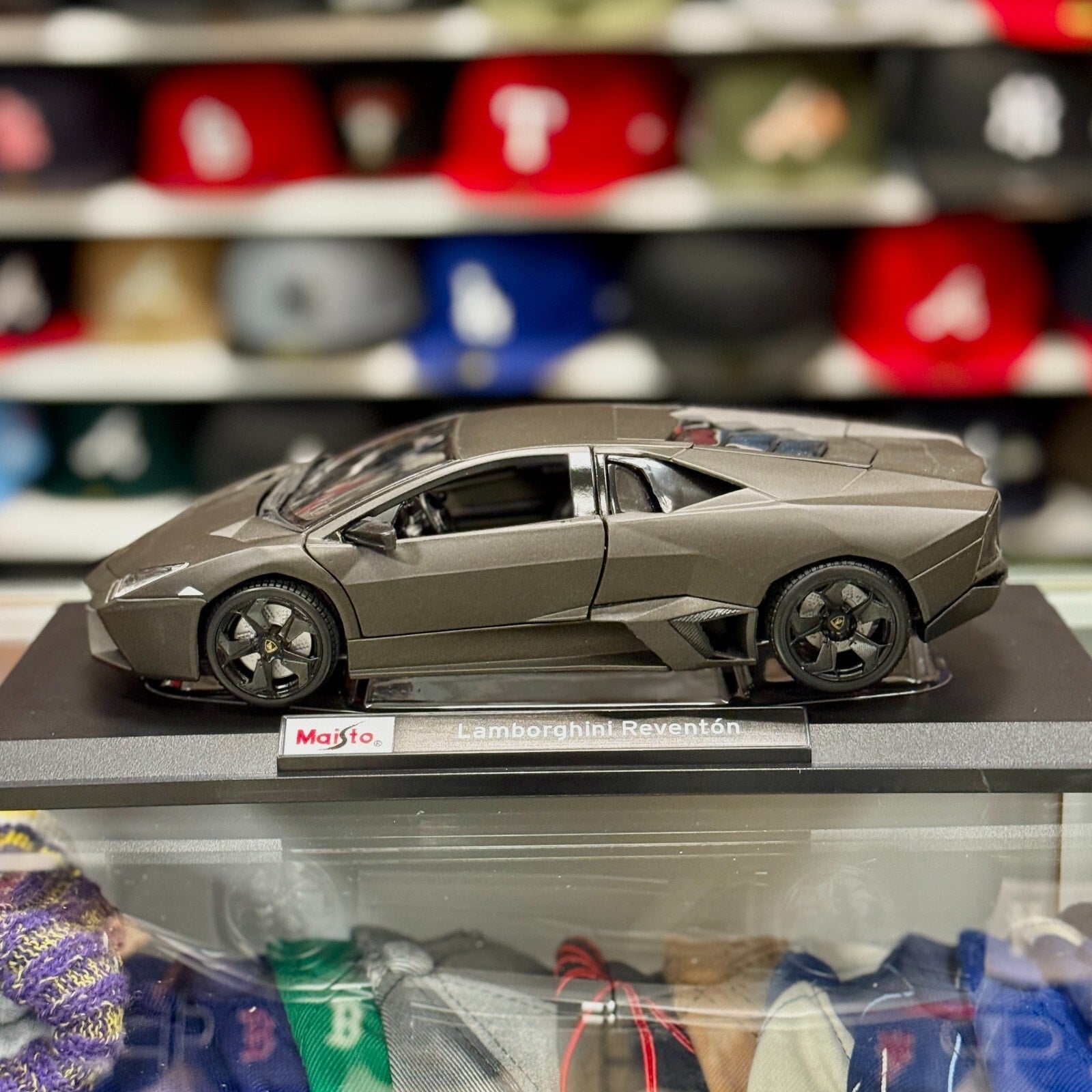 Maisto Lamborghini Reventon Matte Gray 1/18 Scale Diecast Model Car | New - Product Image