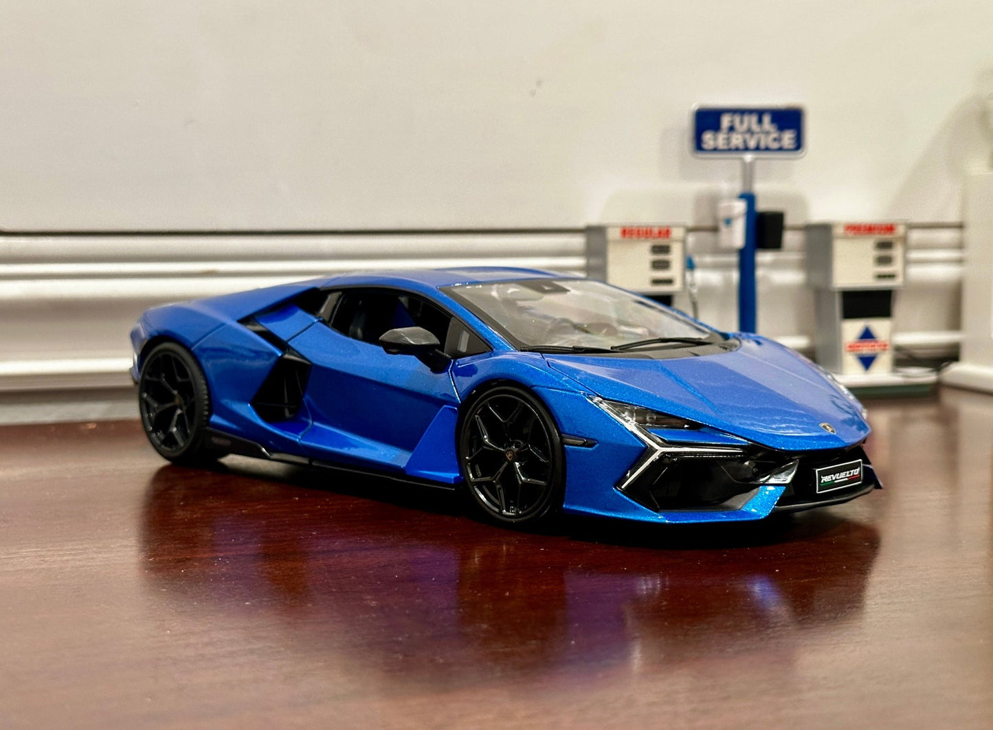 Maisto Lamborghini Revuelto Blue 1/18 Scale Diecast Model Car - Product Image