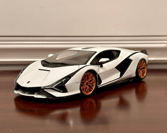 Maisto Lamborghini Sian White/Gold 1/18 Scale Diecast Model Car | New - Product Image