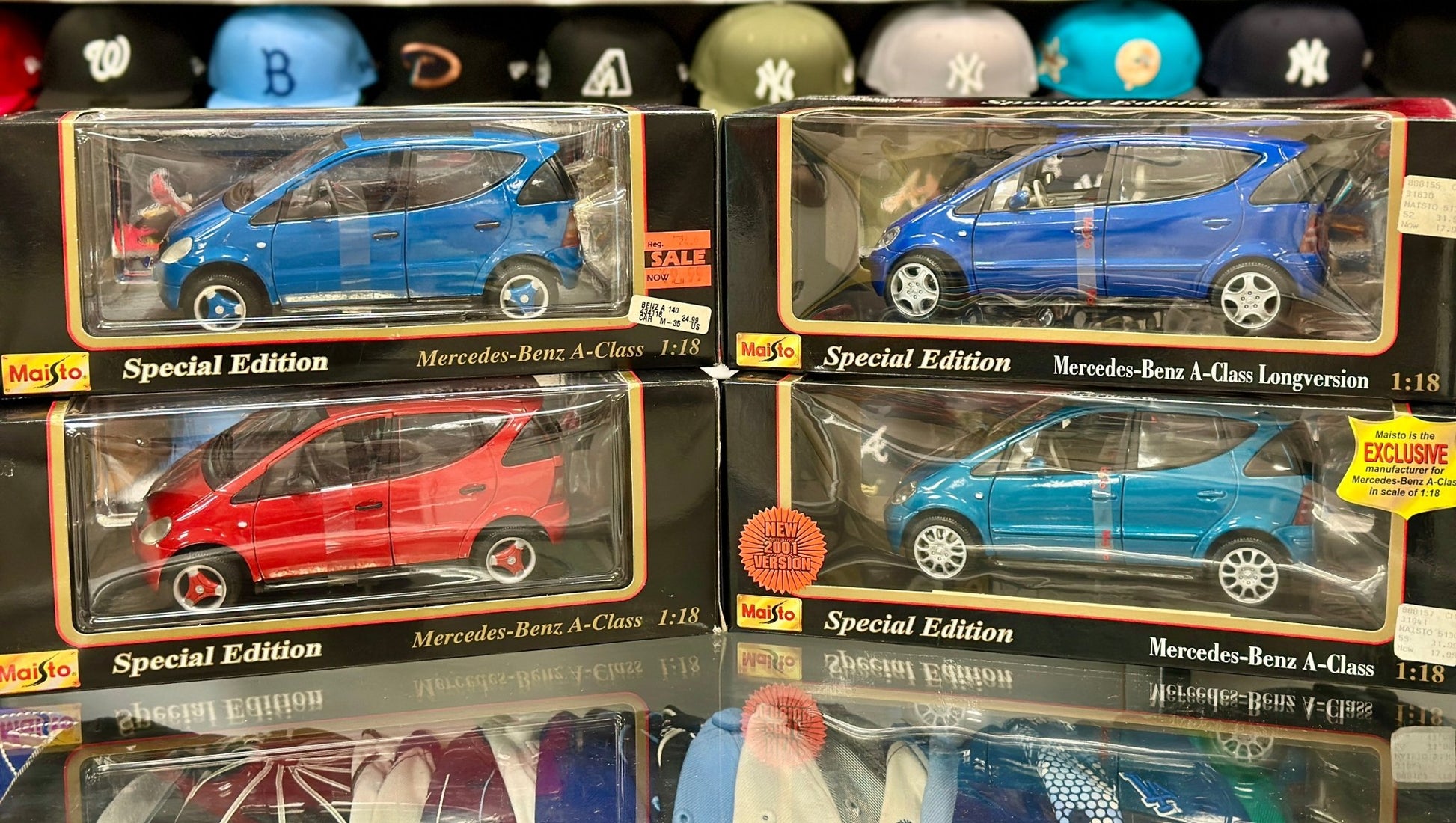 Maisto Mercedes Benz A Class 'Long Version' Blue 1/18 Scale Diecast Model Car - Product Image