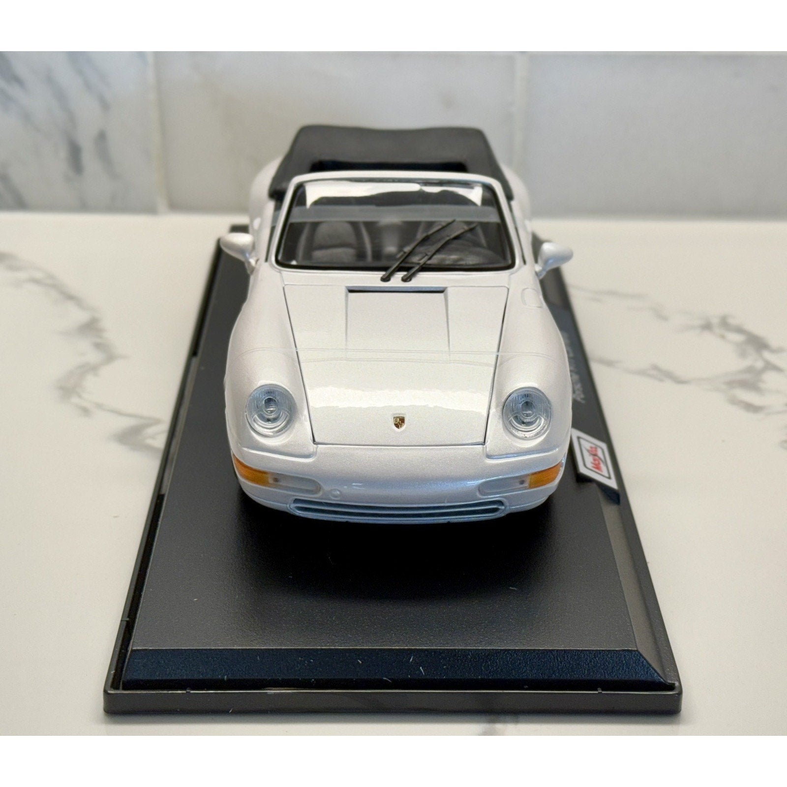 Maisto Porsche 911 Carrera Cabriolet Pearl White 1/18 Scale Diecast Model Car | New - Product Image