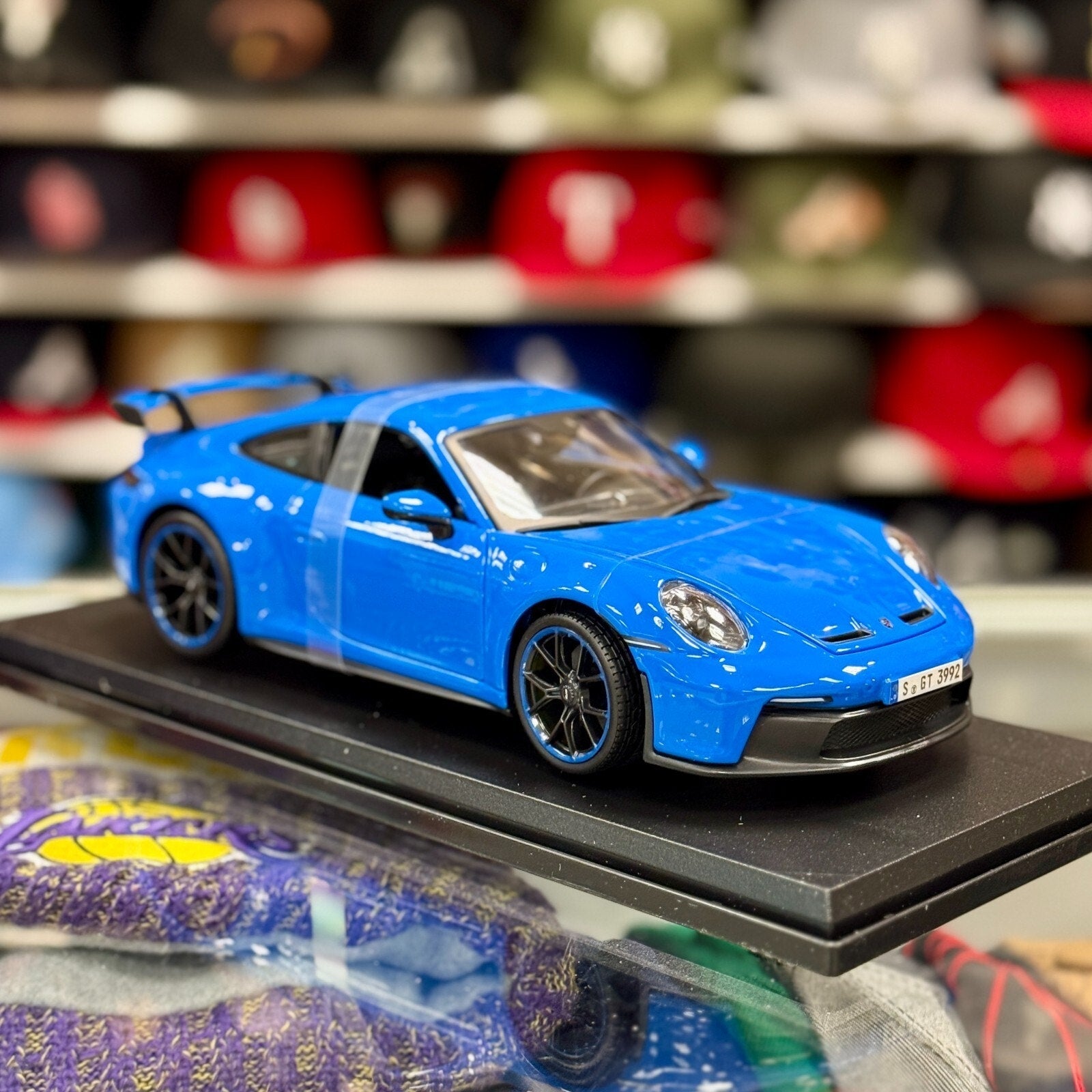 Maisto Porsche 911 GT3 Blue 1/18 Scale Diecast Model Car | New - Product Image