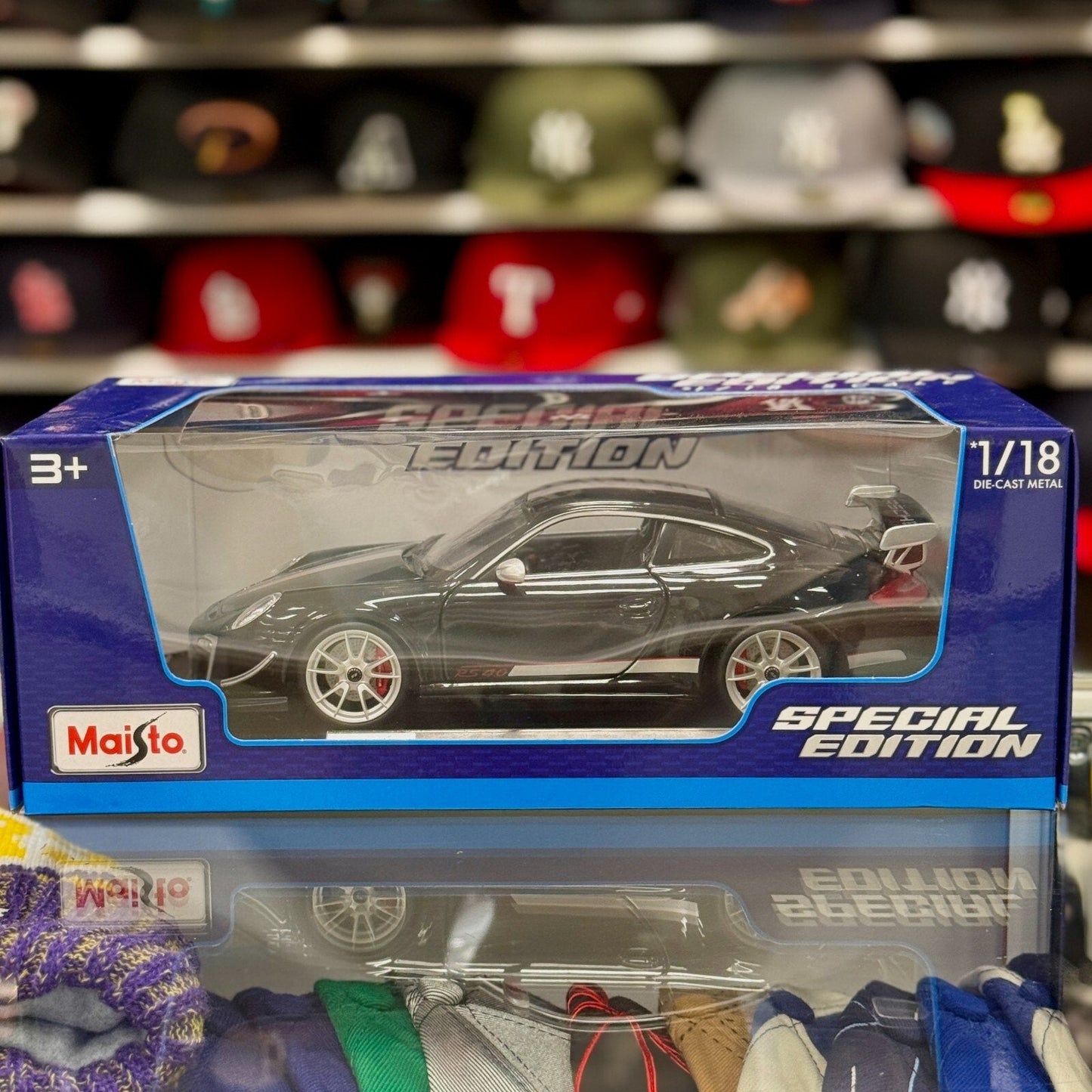 Maisto Porsche 911 GT3 RS 4.0 Black 1/18 Scale Diecast Model Car | New - Product Image