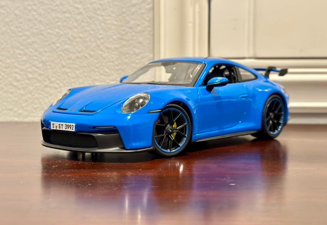 Maisto Porsche 992 GT3 Blue 1/18 Scale Diecast Model Car | New - Product Image