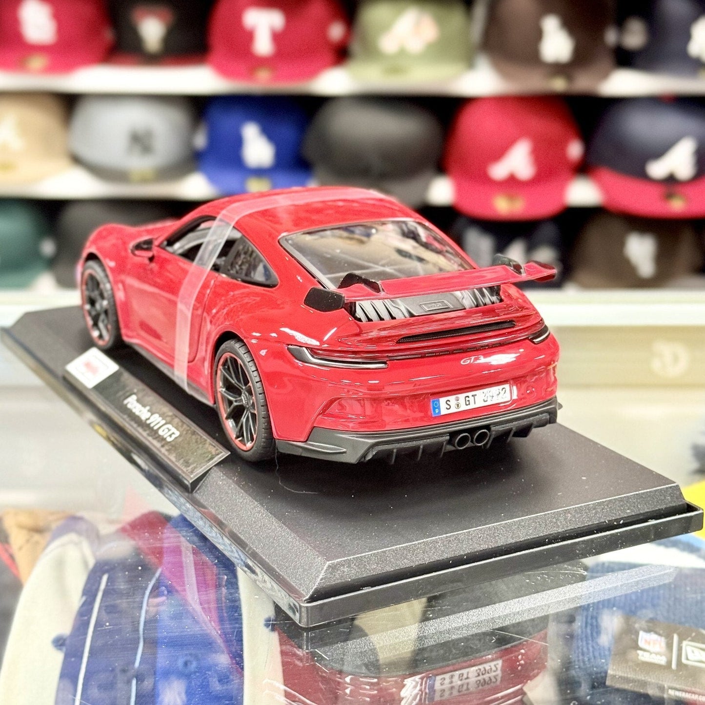 Maisto Porsche 992 GT3 Red 1/18 Scale Diecast Model Car | New - Product Image