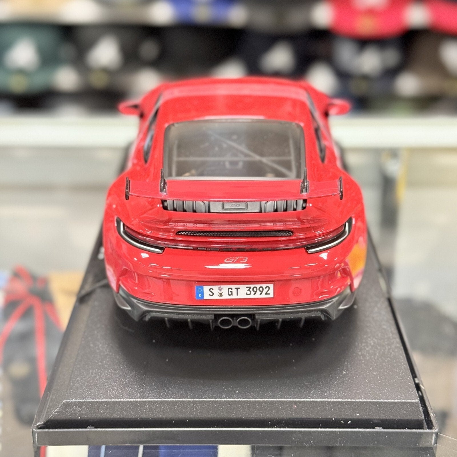 Maisto Porsche 992 GT3 Red 1/18 Scale Diecast Model Car | New - Product Image