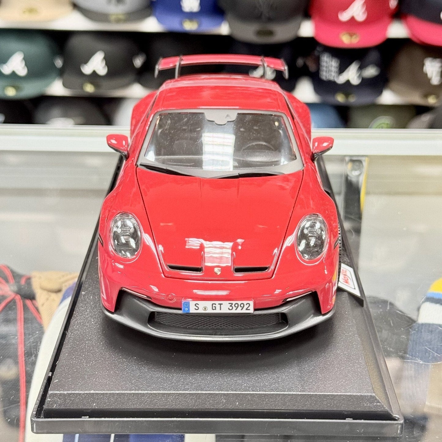 Maisto Porsche 992 GT3 Red 1/18 Scale Diecast Model Car | New - Product Image