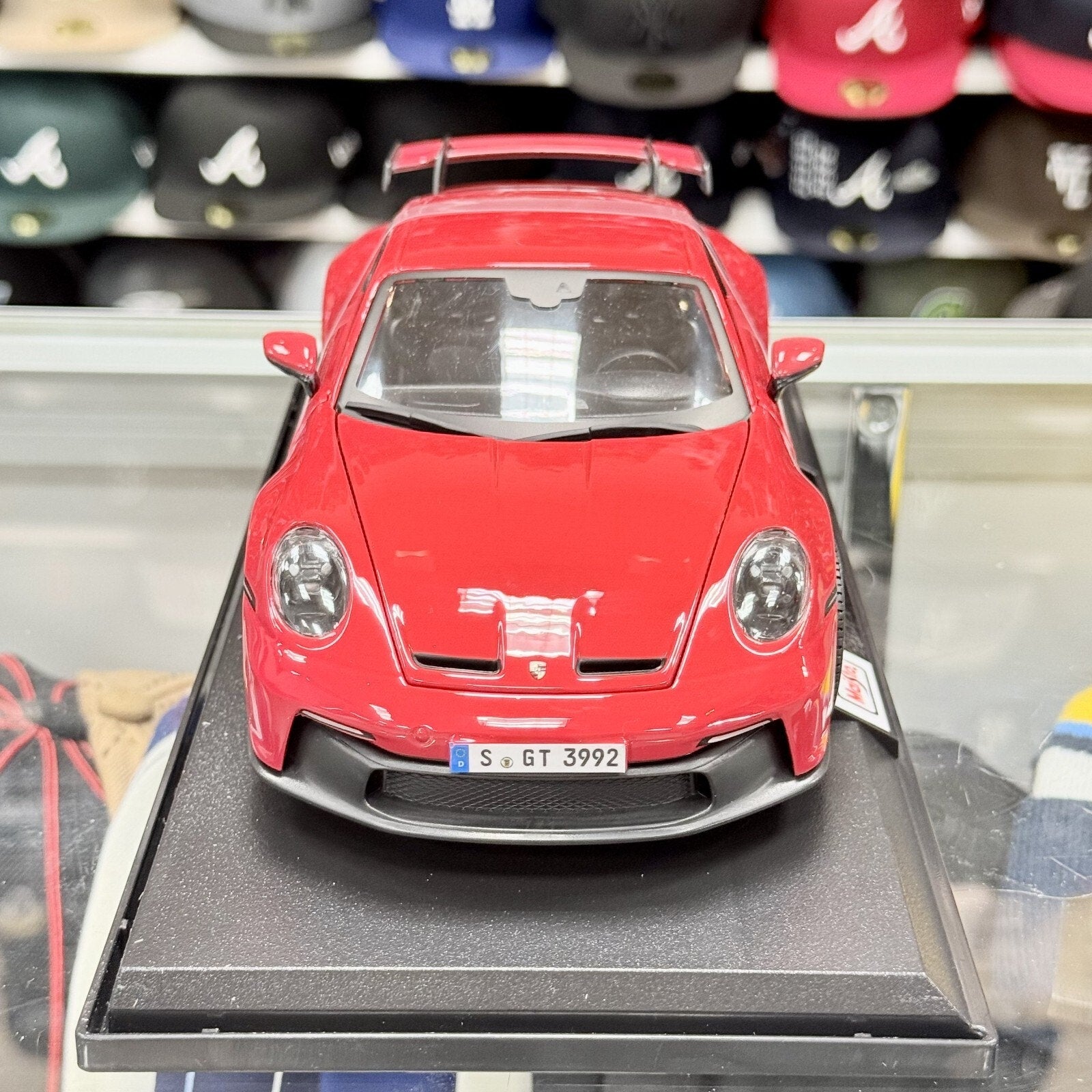 Maisto Porsche 992 GT3 Red 1/18 Scale Diecast Model Car | New - Product Image