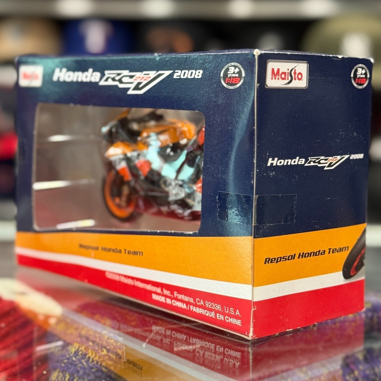 Maisto Repsol Honda RCV 'Team Nicky Hayden' 1/18 Scale Diecast Racing Motorcycle | New - Product Image