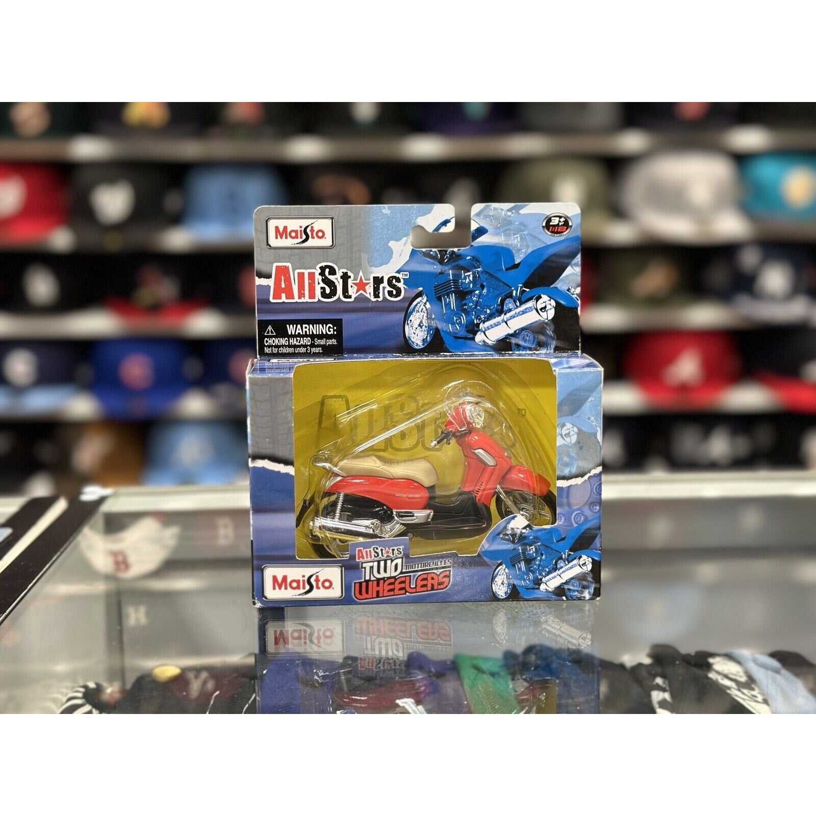 Maisto Scarabeo Vespa 1/18 Scale Diecast Model Bike | New - Product Image