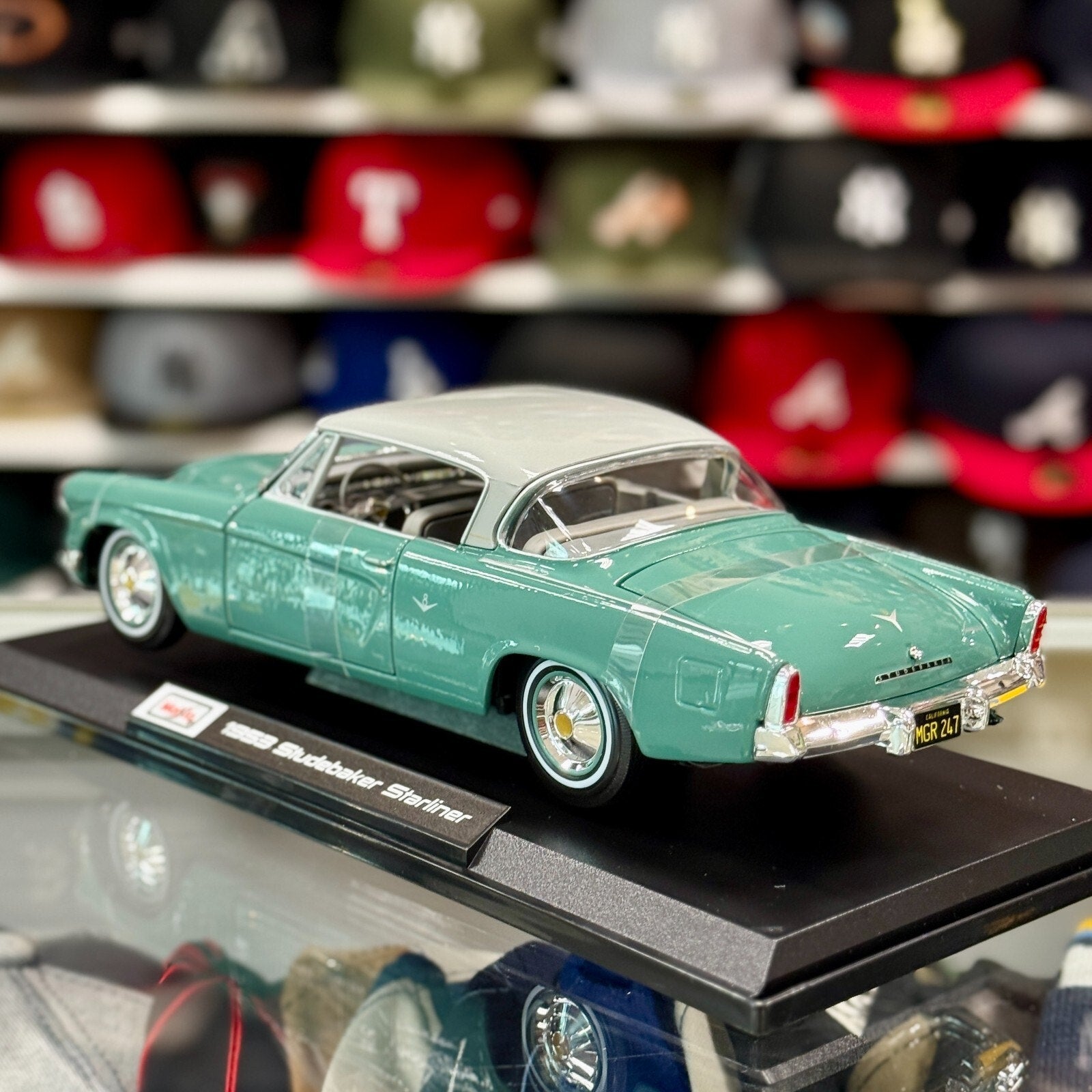 Maisto Studebaker Starliner Mint 1/18 Scale Diecast Model Car | New - Product Image