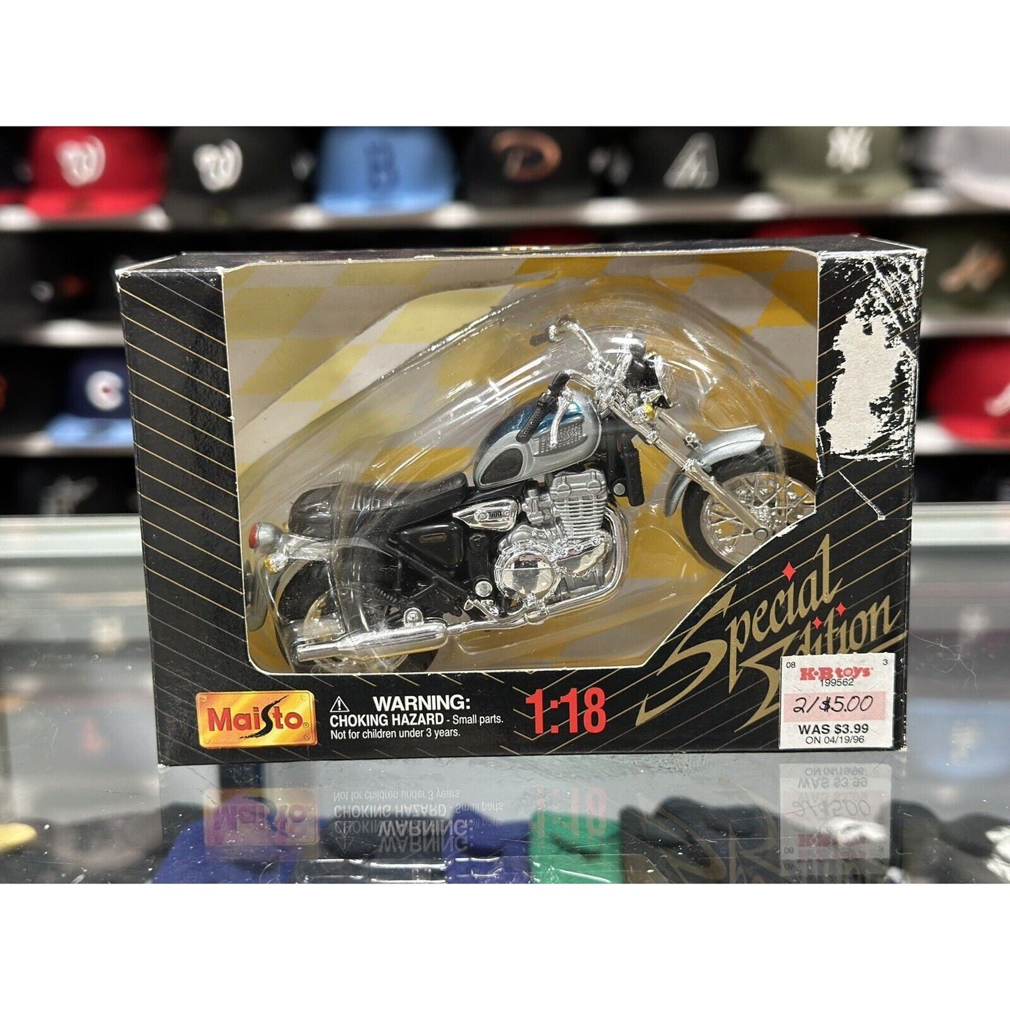 Maisto Triumph 900 Motorcycle 1/18 Scale Diecast Model Bike | New - Product Image