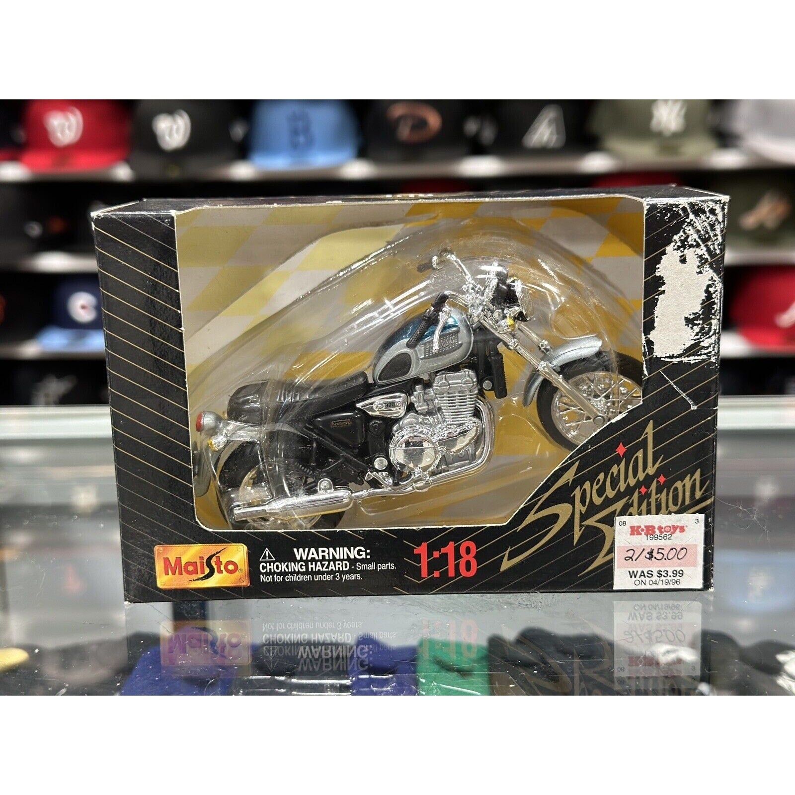 Maisto Triumph 900 Motorcycle 1/18 Scale Diecast Model Bike | New - Product Image
