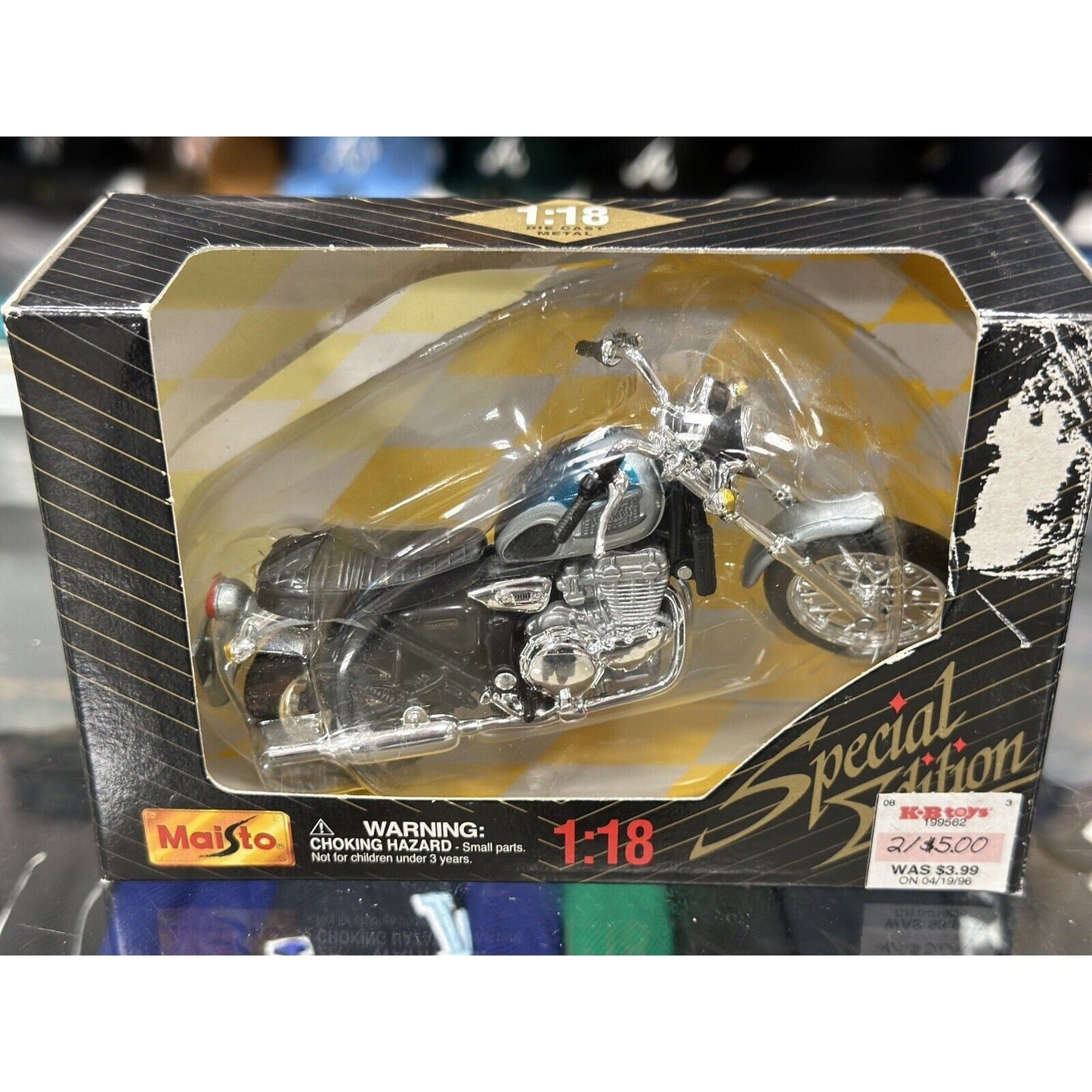 Maisto Triumph 900 Motorcycle 1/18 Scale Diecast Model Bike | New - Product Image