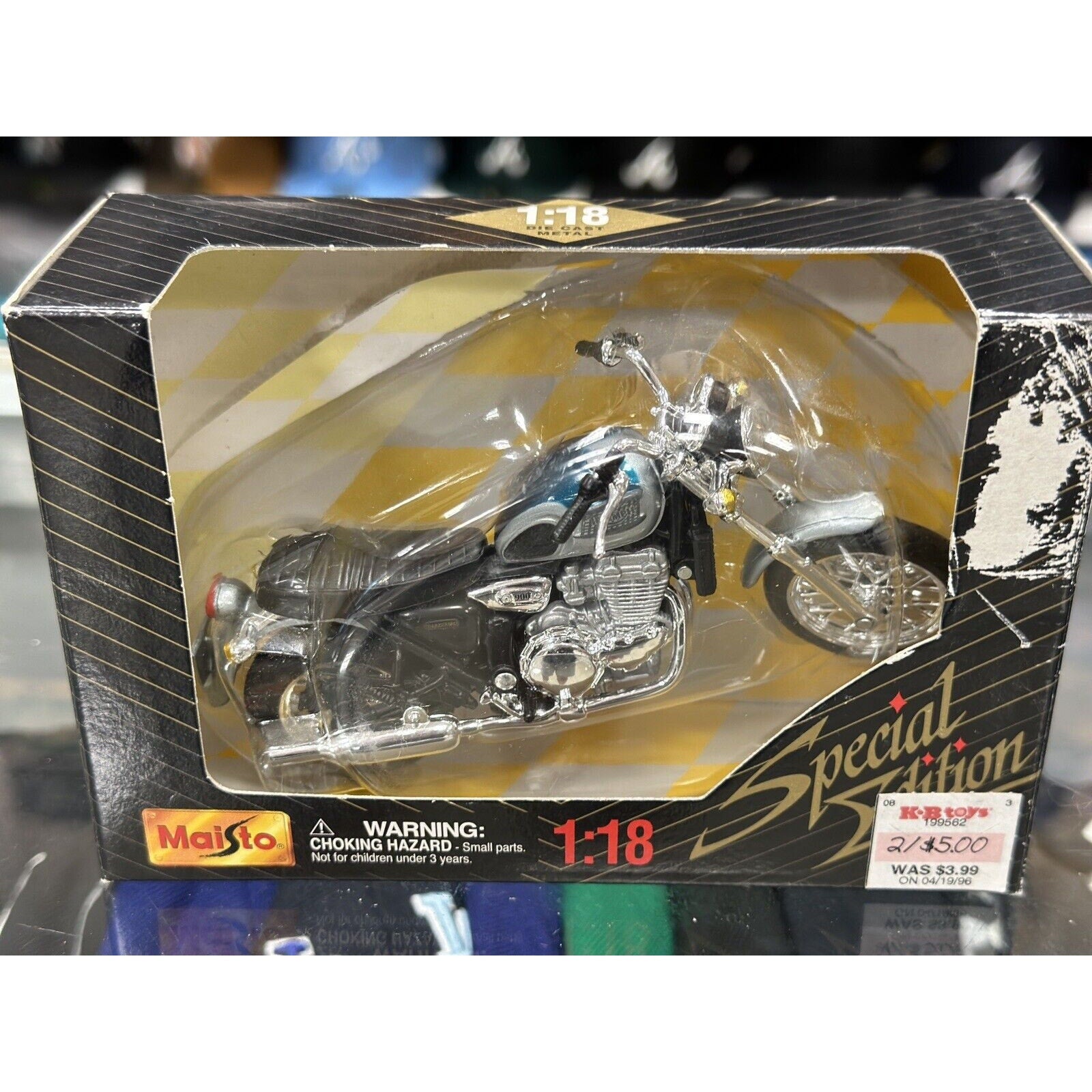 Maisto Triumph 900 Motorcycle 1/18 Scale Diecast Model Bike | New - Product Image
