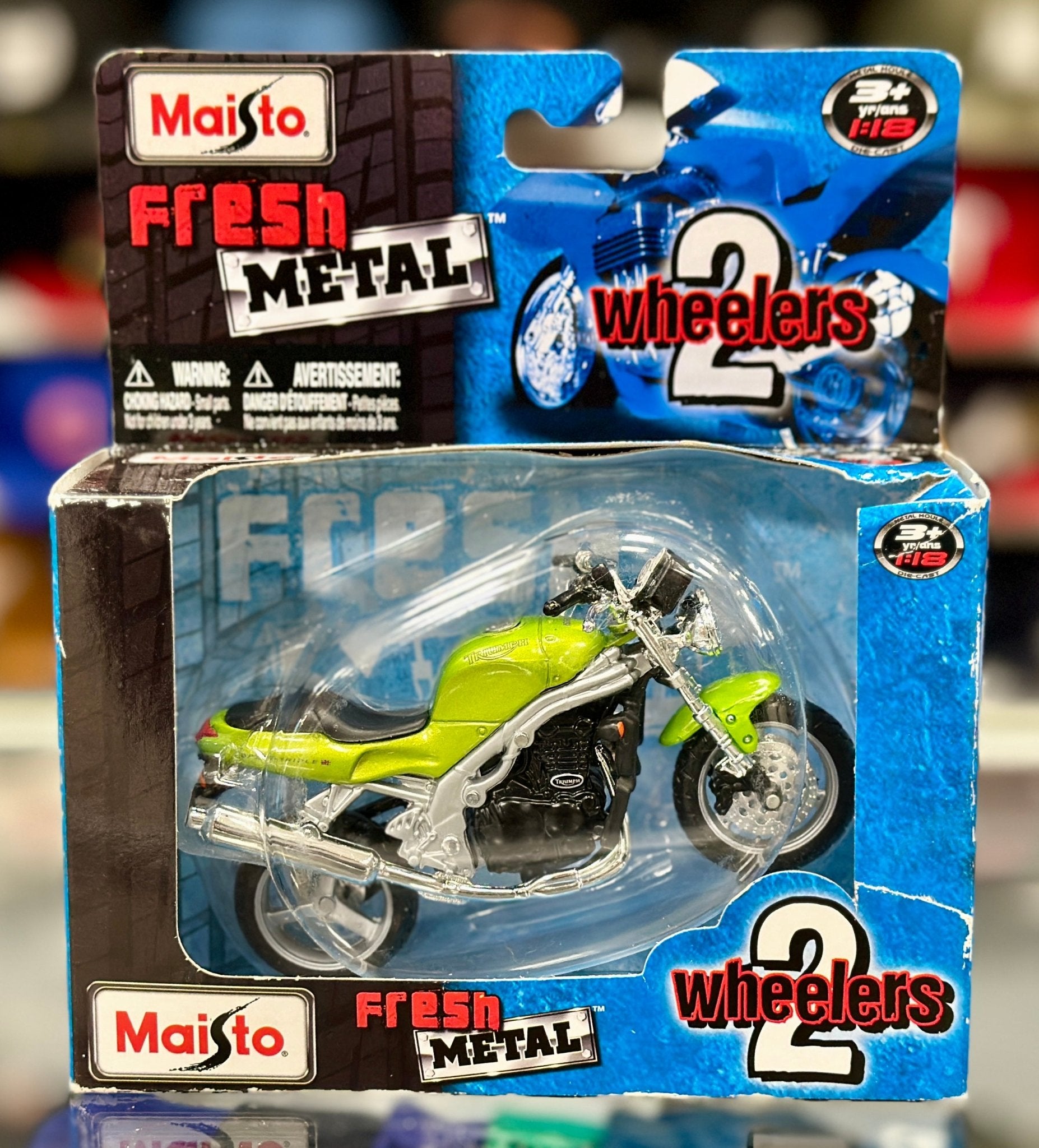Maisto Triumph Motorcycle Lime Green 1/18 Scale Diecast Model Bike | New - Product Image