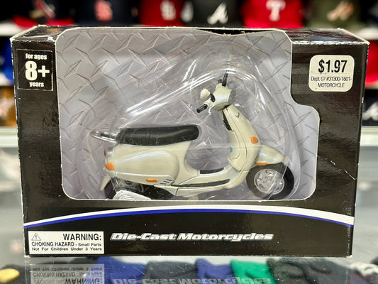 Maisto Vespa Motorcycle Creme 1/18 Scale Diecast Model Bike | New - Product Image