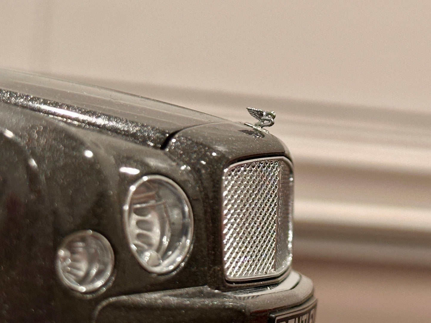 Minichamps Bentley Mulsanne Gray w/ Tan 1/18 Scale Diecast Model Car - Product Image