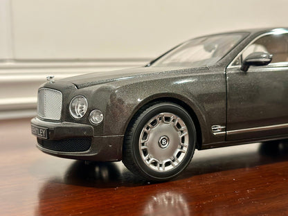 Minichamps Bentley Mulsanne Gray w/ Tan 1/18 Scale Diecast Model Car - Product Image