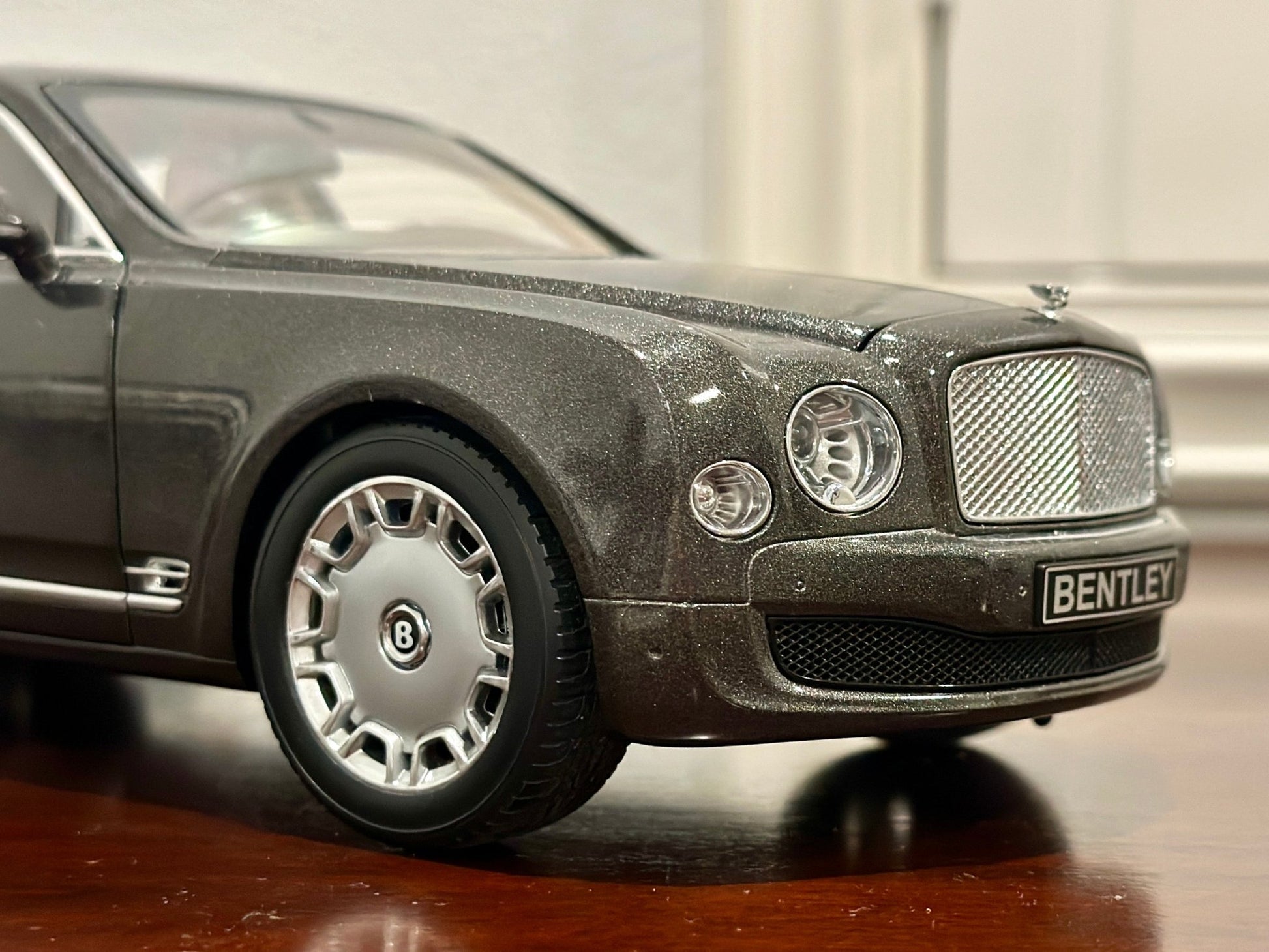 Minichamps Bentley Mulsanne Gray w/ Tan 1/18 Scale Diecast Model Car - Product Image