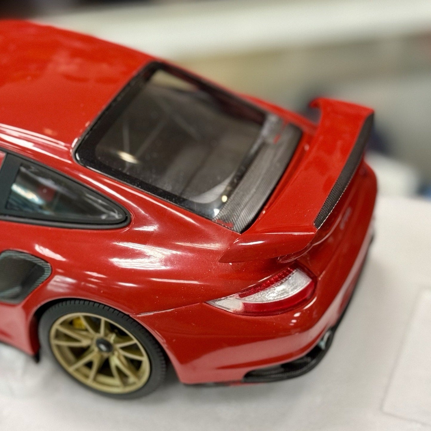 Minichamps Porsche 911 997 GT2 RS Guards Red w/ Bronze Wheels 1/18 Scale Diecast Model Car - Product Image