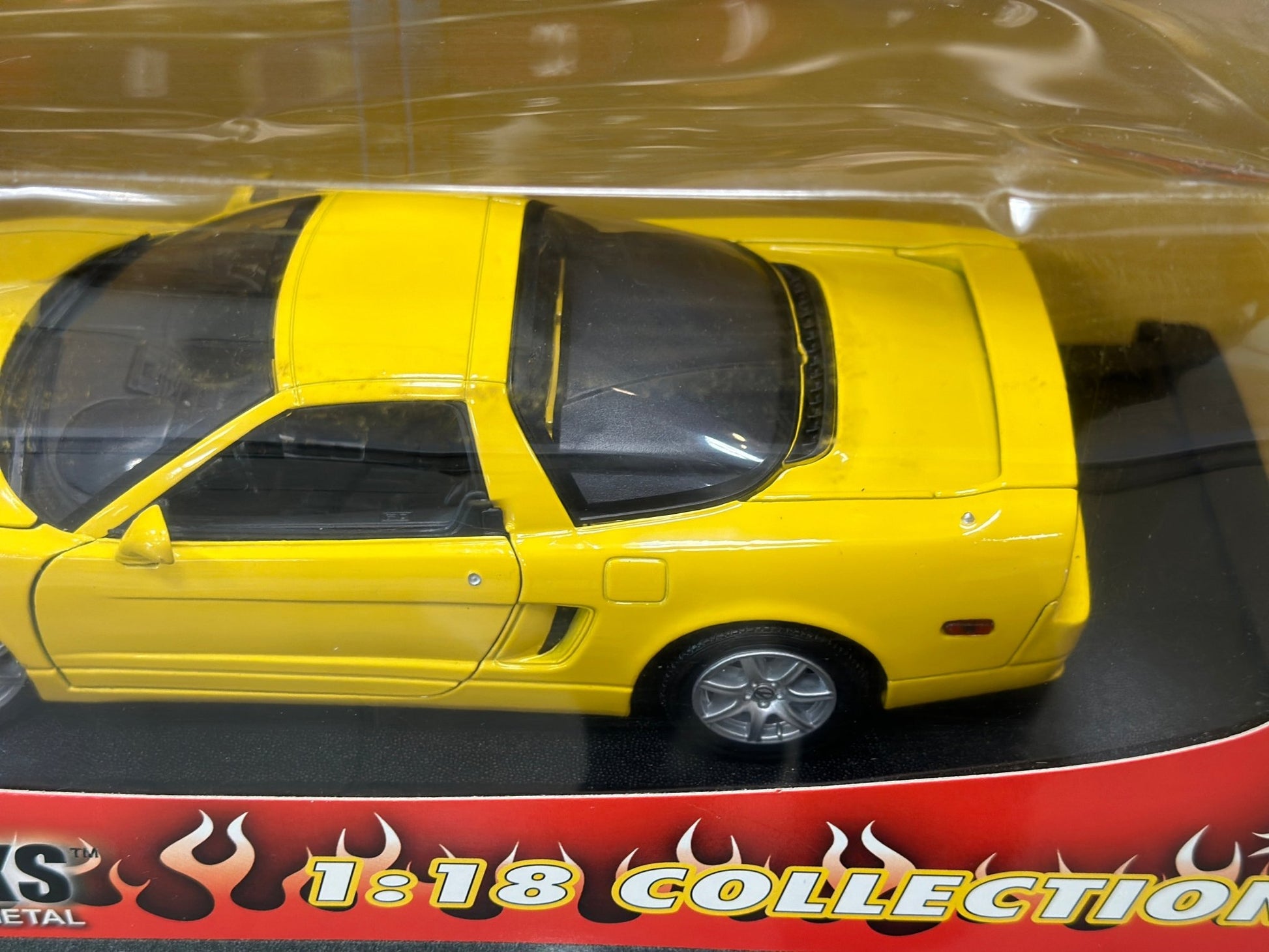 Motormax Acura NSX NA2 Yellow 1/18 Scale Diecast Model Car - Product Image