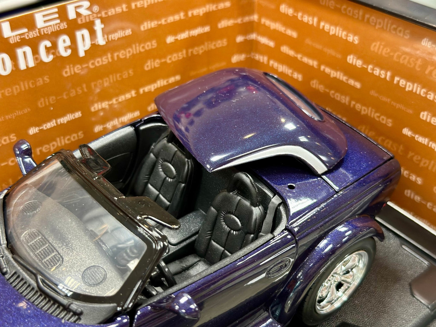 Motormax Chrysler Howler Convertible w/ Hardtop Blue 1/18 Scale Diecast Model Car | New - Product Image