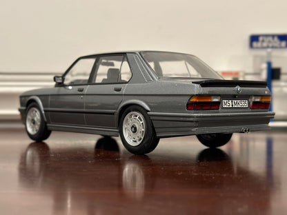 NOREV 1986 BMW M535i 5-Series Gray 1/18 Scale Diecast Model Car - Product Image
