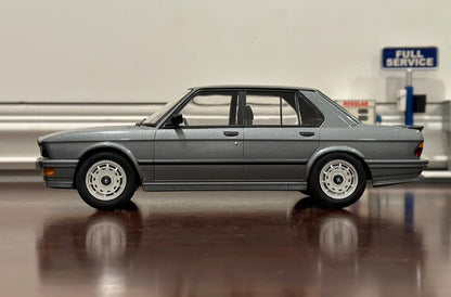 NOREV 1986 BMW M535i 5-Series Gray 1/18 Scale Diecast Model Car - Product Image