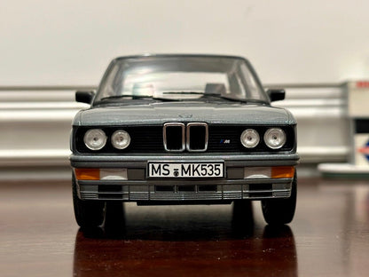 NOREV 1986 BMW M535i 5-Series Gray 1/18 Scale Diecast Model Car - Product Image
