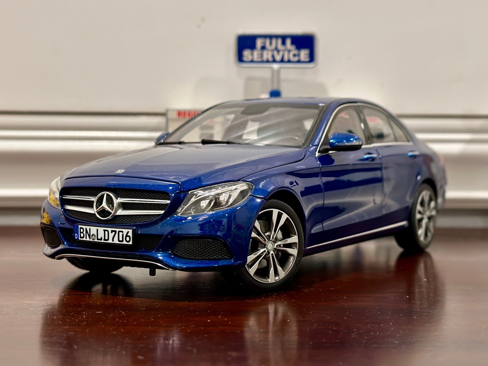 NOREV Mercedes Benz C300 Blue 1/18 Scale Diecast Model Car - Product Image