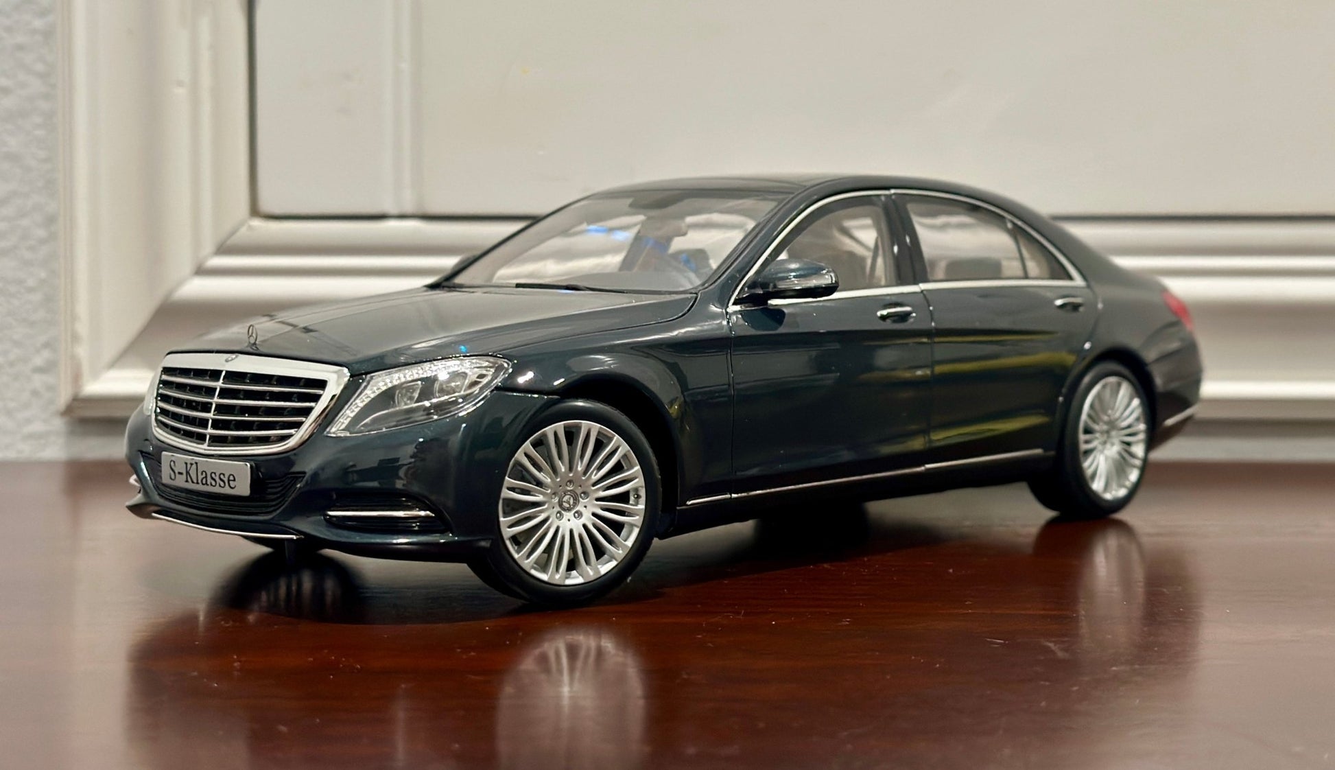 NOREV Mercedes Benz S-Class Slate Blue 1/18 Scale Diecast Model Car - Product Image