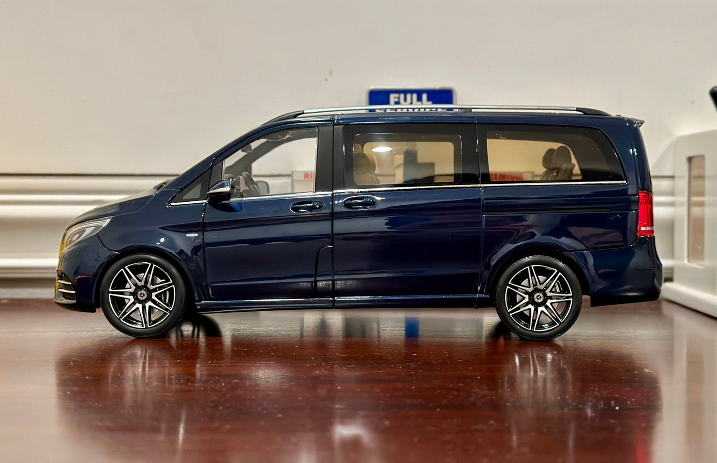 NOREV Mercedes Benz V-Class 'AMG Package' Blue 1/18 Scale Diecast Model Car - Product Image