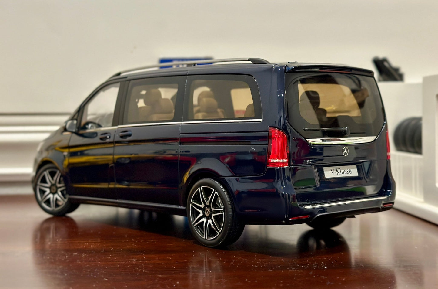 NOREV Mercedes Benz V-Class 'AMG Package' Blue 1/18 Scale Diecast Model Car - Product Image