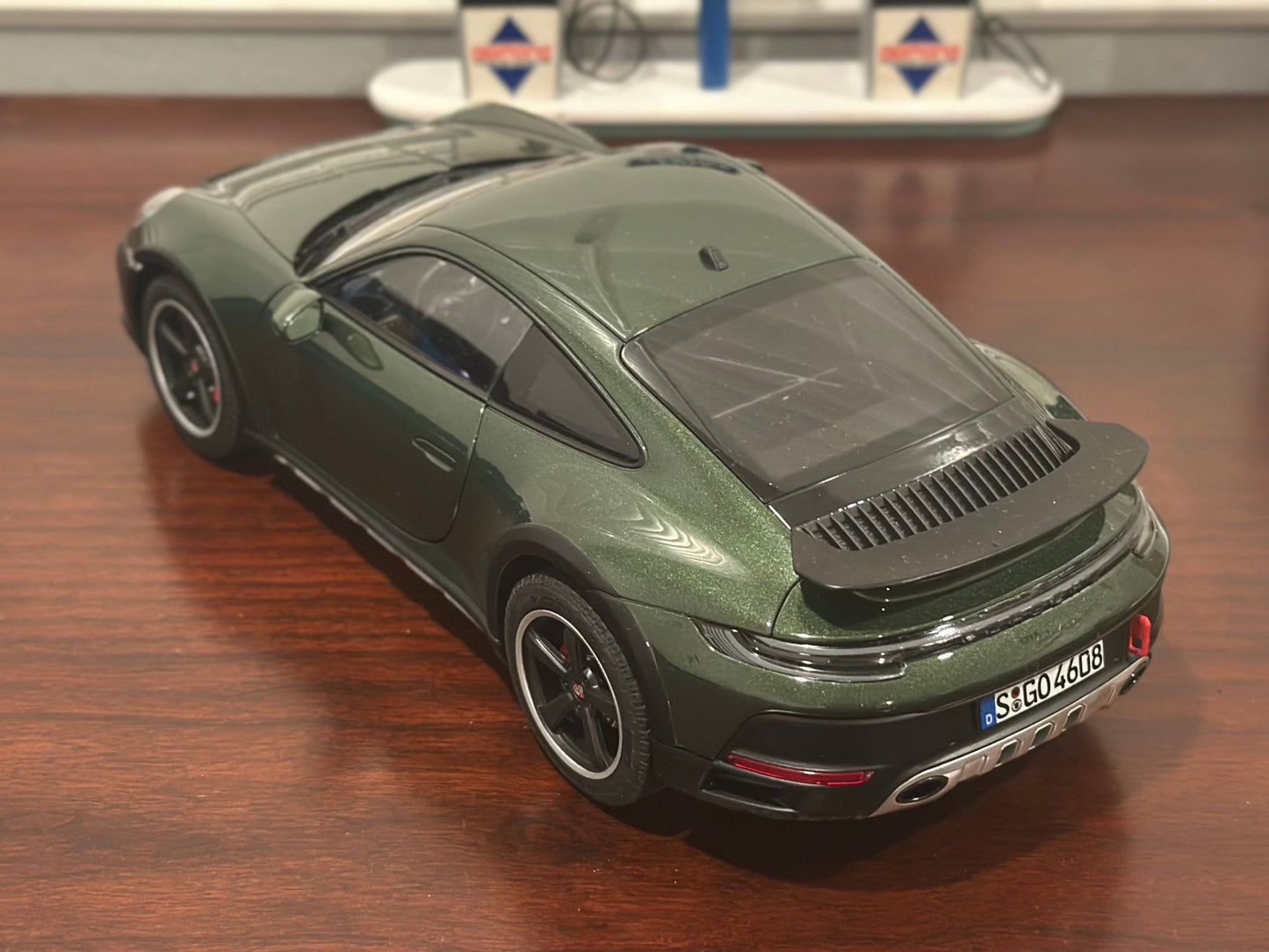 NOREV Porsche 911 992 Dakar Oak Green Metallic 1/18 Scale Diecast Model Car | New - Product Image