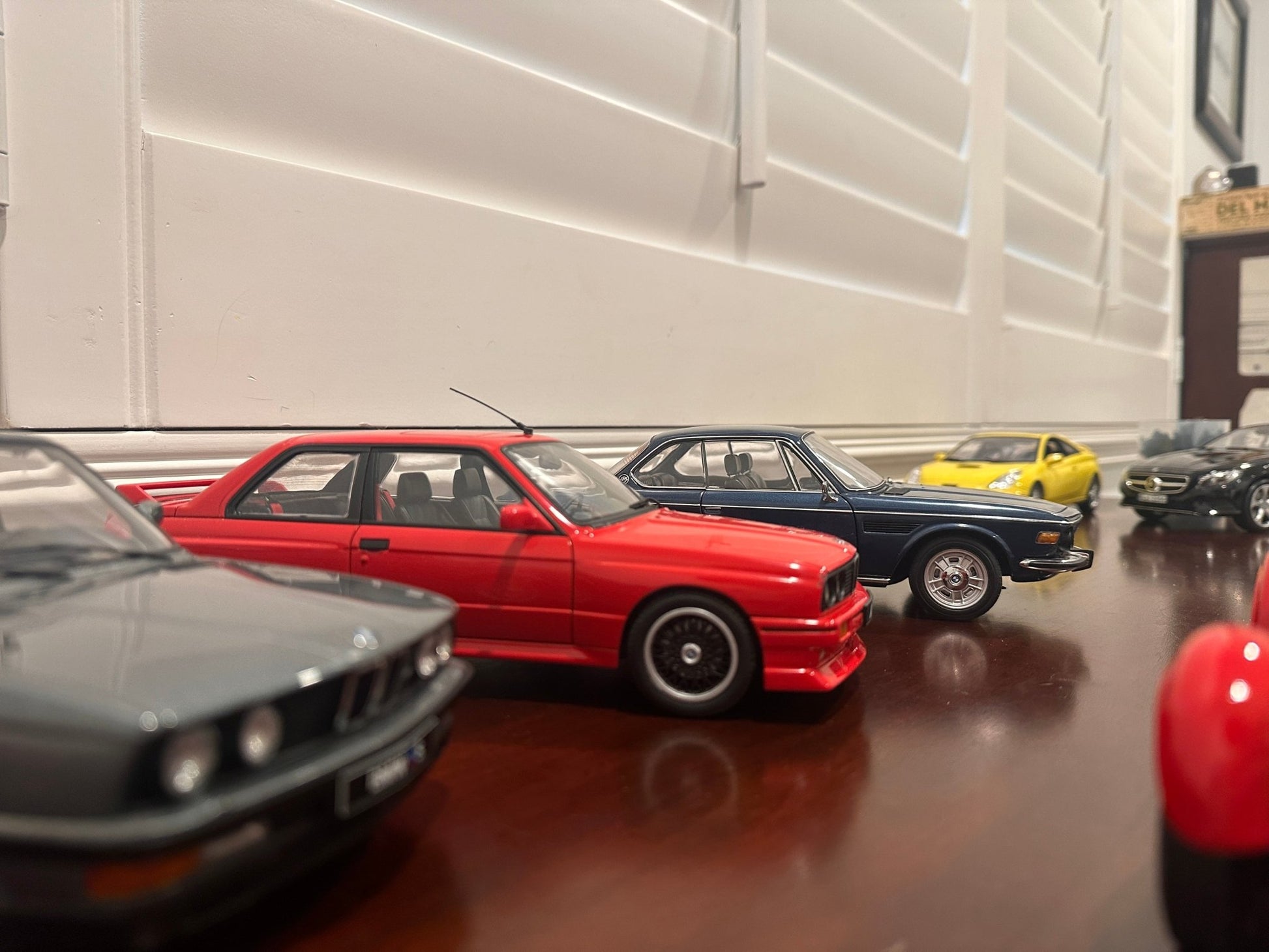 Ottomobile BMW 7-Series 'Alpina B7' Red 1/18 Scale Resin Model Car - Product Image