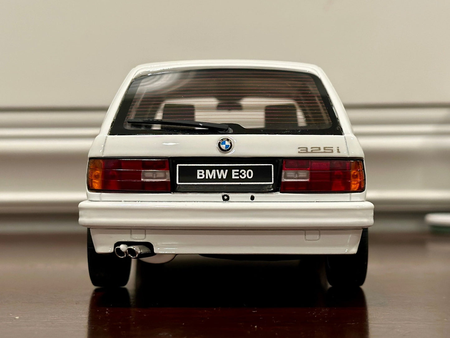 Ottomobile BMW E30 Touring Alpine White 1/18 Scale Resins Model Car - Product Image