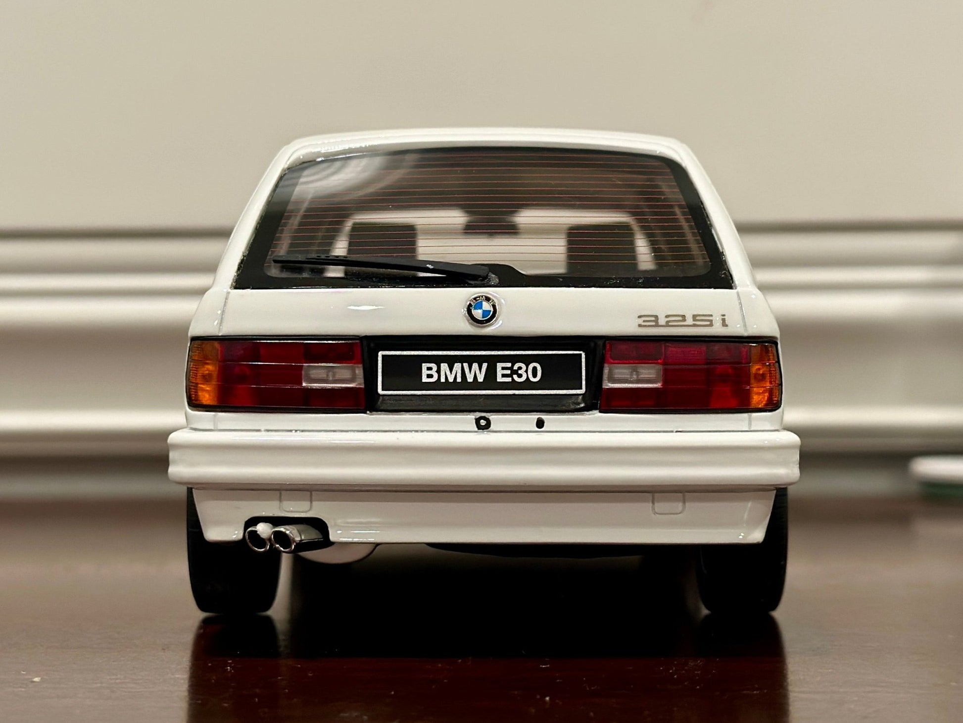 Ottomobile BMW E30 Touring Alpine White 1/18 Scale Resins Model Car - Product Image