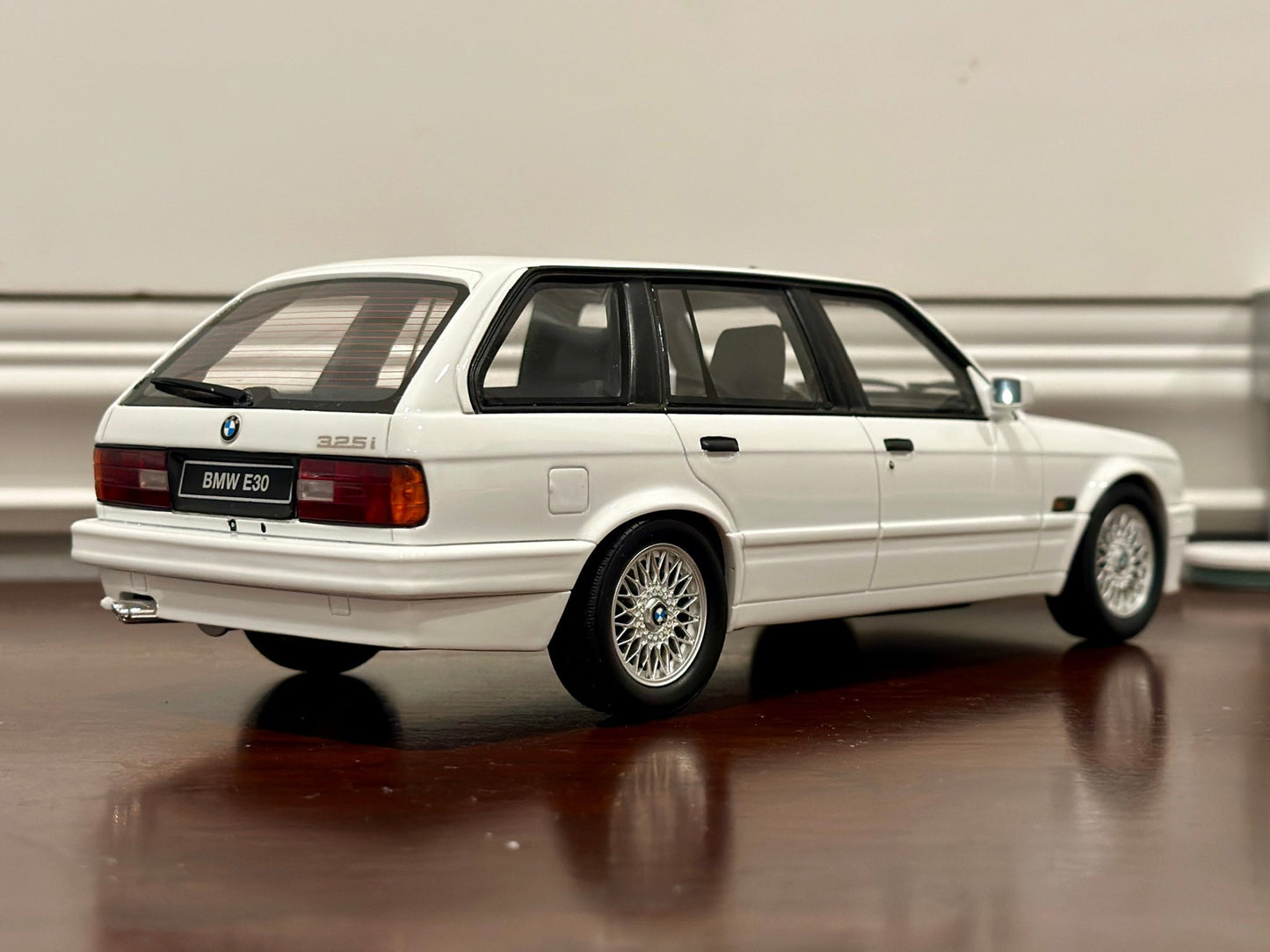 Ottomobile BMW E30 Touring Alpine White 1/18 Scale Resins Model Car - Product Image