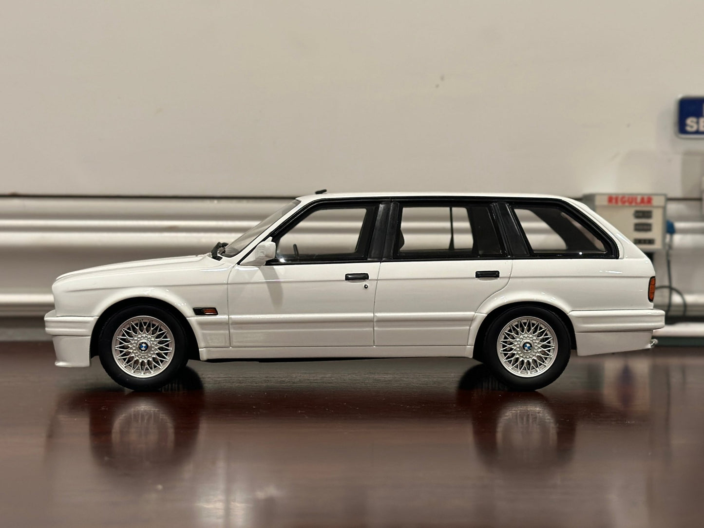 Ottomobile BMW E30 Touring Alpine White 1/18 Scale Resins Model Car - Product Image