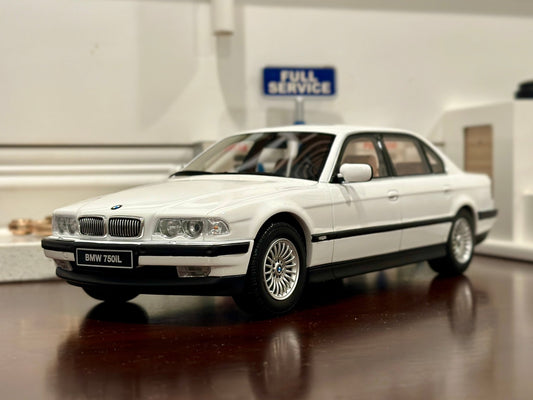 Ottomobile BMW E38 750Il White 1/18 Scale Resin Model Car - Product Image