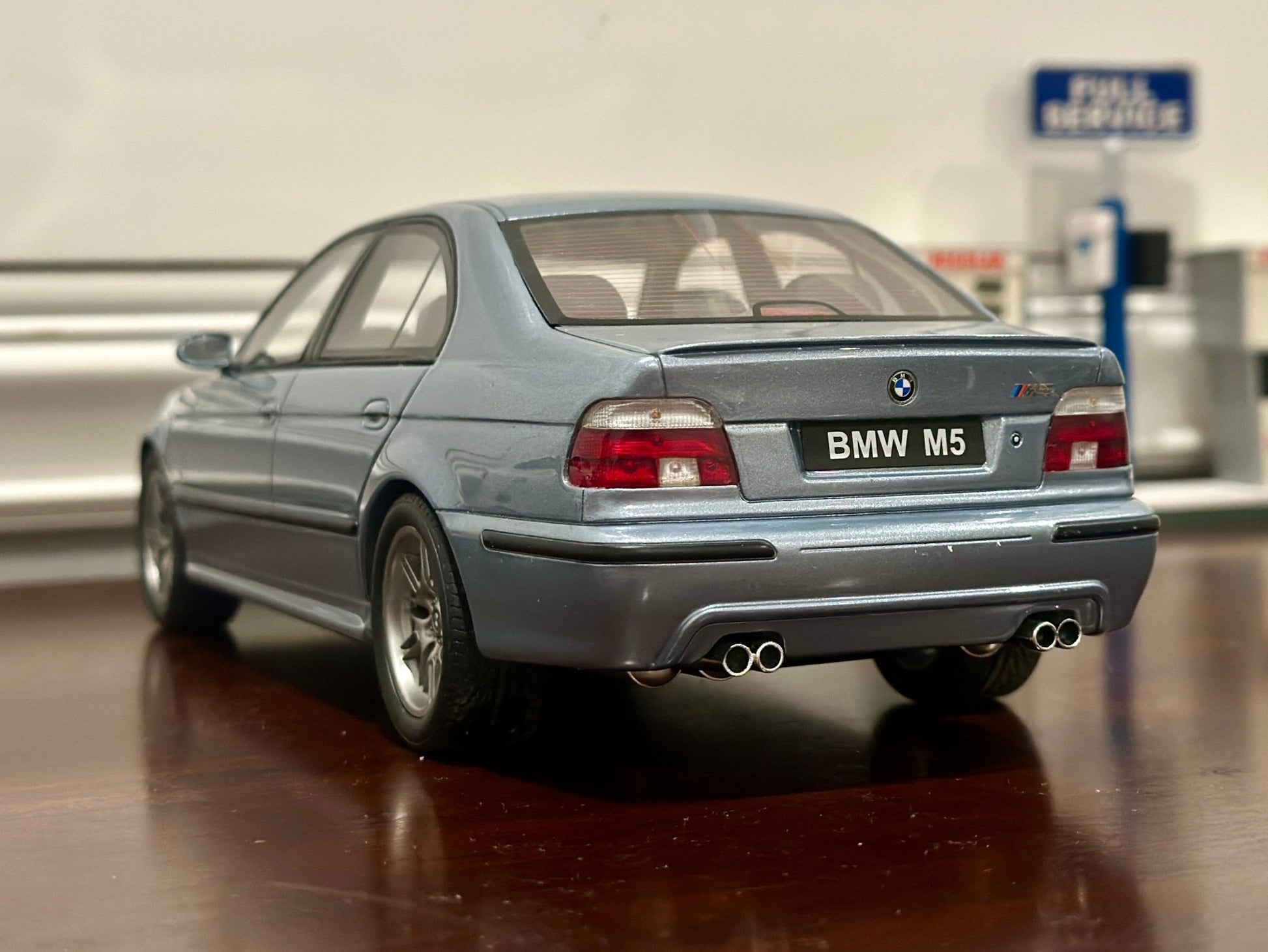 Ottomobile BMW E39 M5 Silverwater Blue 1/18 Scale Resin Model Car | New - Product Image